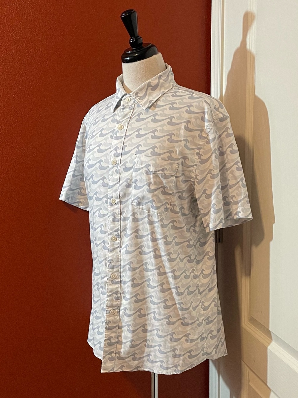 Faherty Men’s Movement Waves Print Supima Cotton Short Sleeve Button Down Shirt